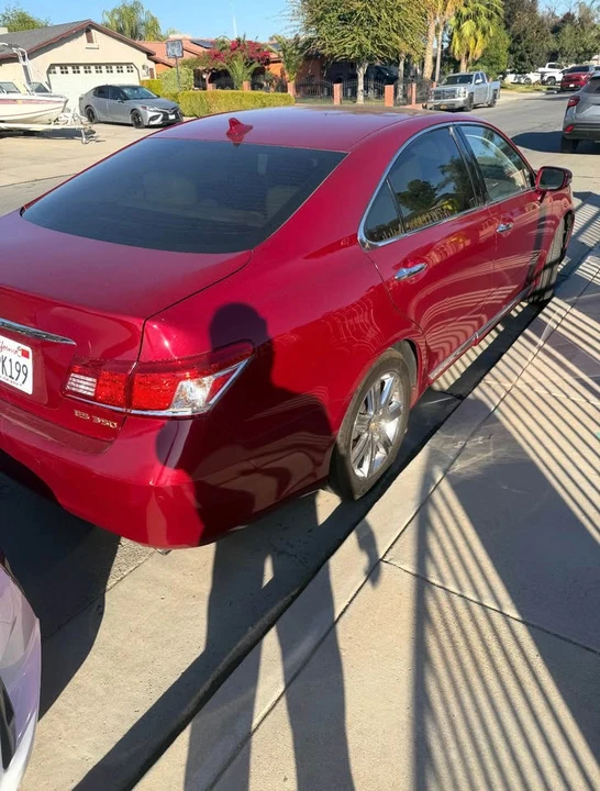 2011 Lexus ES 5th Gen - Image 4 of 8