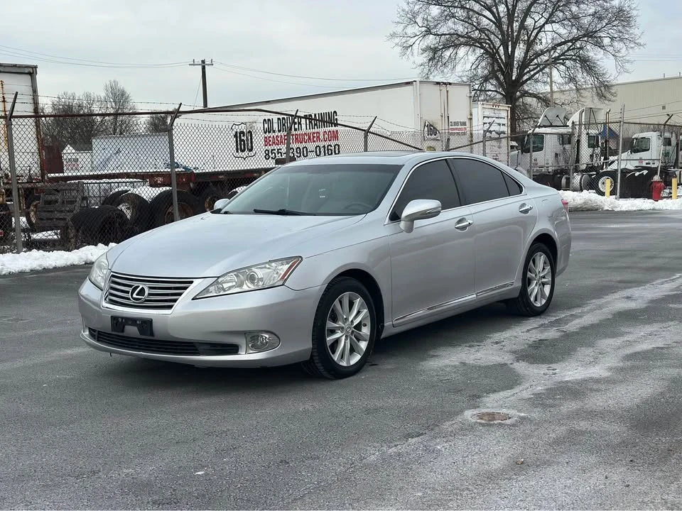 2011 Lexus ES 5th Gen - Image 8 of 18