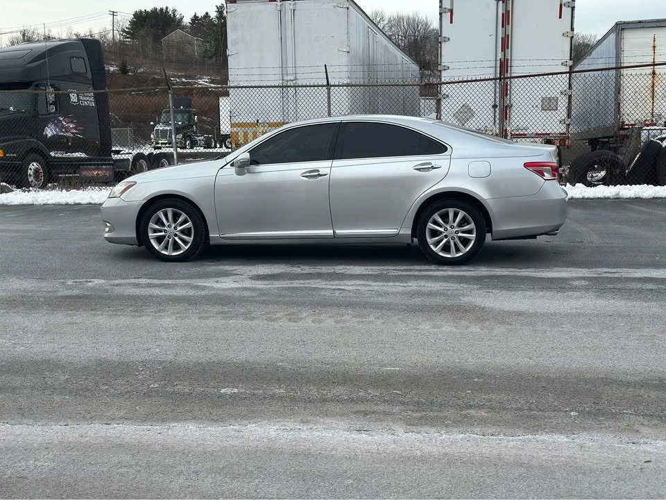 2011 Lexus ES 5th Gen - Image 7 of 18