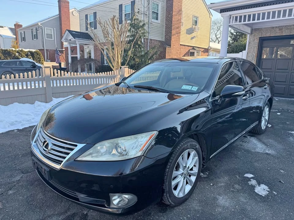 2011 Lexus ES 5th Gen - Image 2 of 9