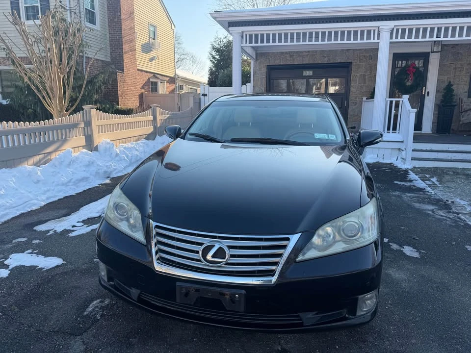 2011 Lexus ES 5th Gen - Image 4 of 9