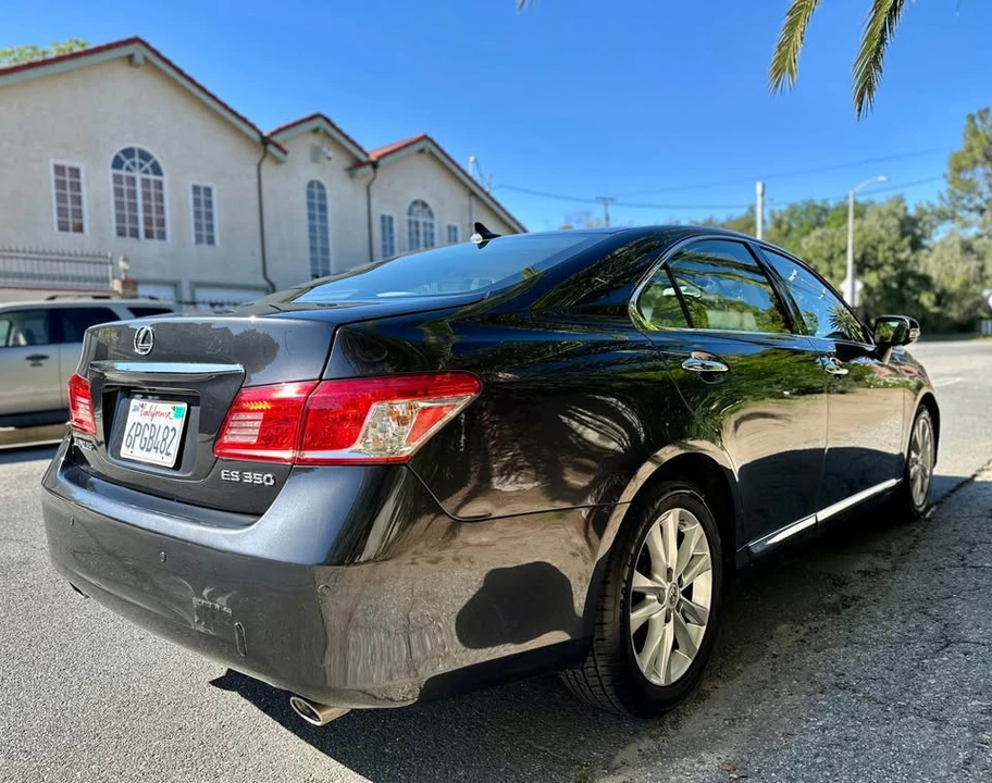 2011 Lexus ES 5th Gen - Image 6 of 18