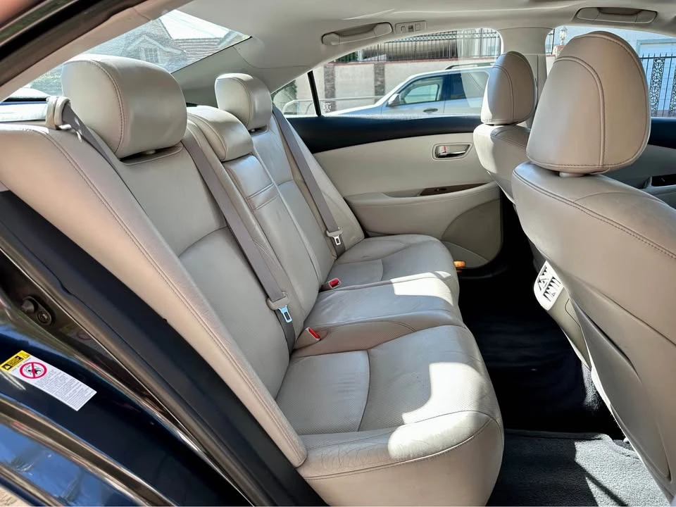 2011 Lexus ES 5th Gen - Image 15 of 18