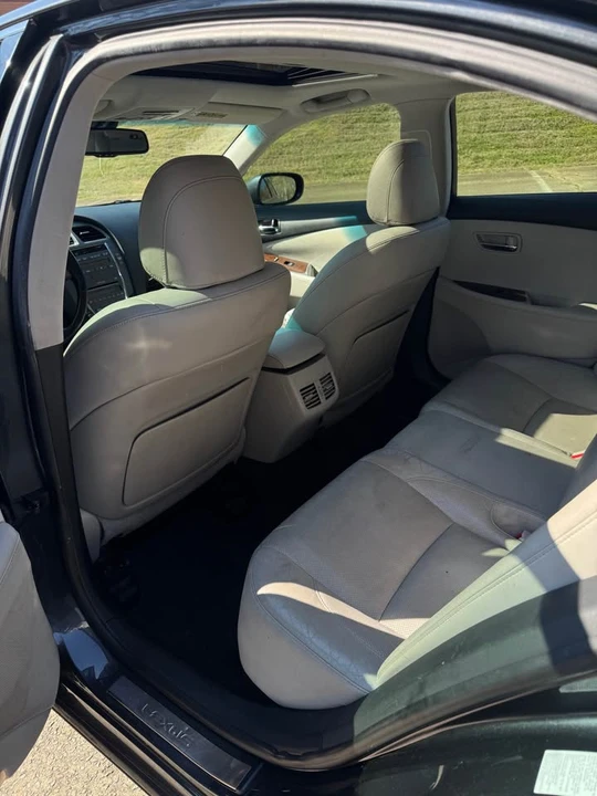 2011 Lexus ES 5th Gen - Image 7 of 13
