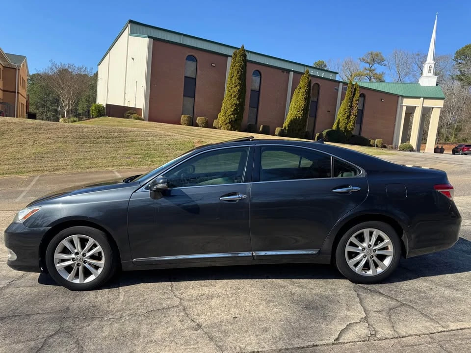 2011 Lexus ES 5th Gen - Image 5 of 13
