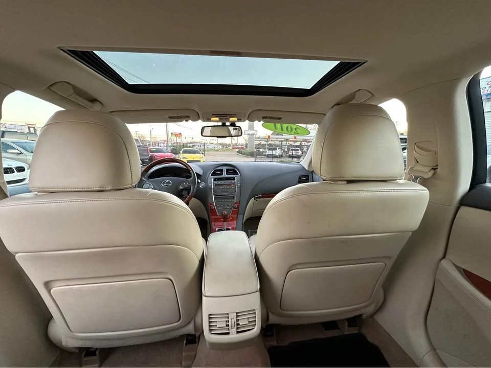 2011 Lexus ES 5th Gen - Image 15 of 19