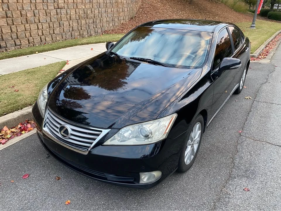 2011 Lexus ES 5th Gen - Image 2 of 11