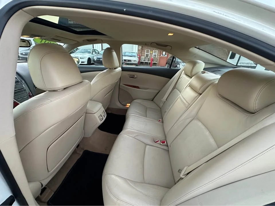 2011 Lexus ES 5th Gen - Image 14 of 19