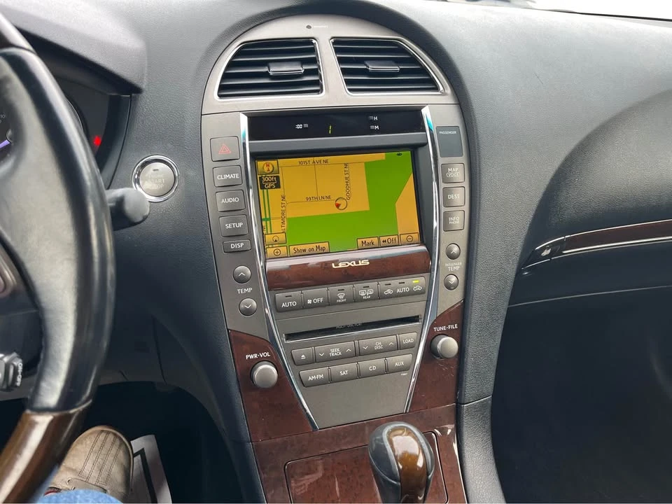 2011 Lexus ES 5th Gen - Image 10 of 16