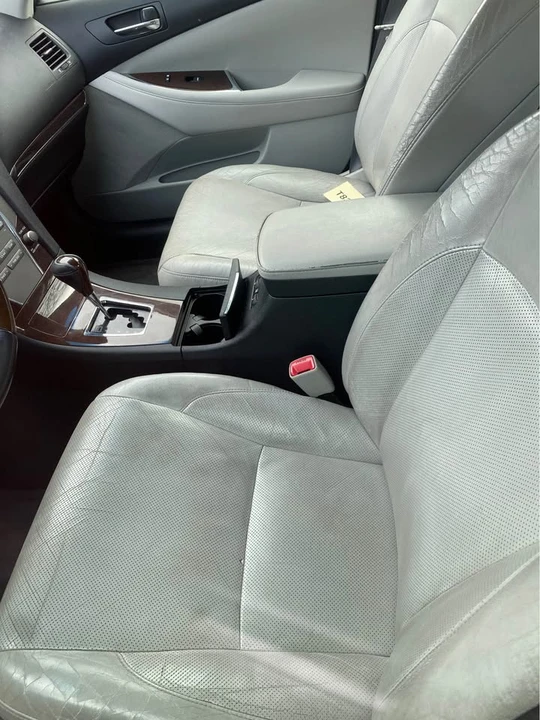2011 Lexus ES 5th Gen - Image 2 of 3