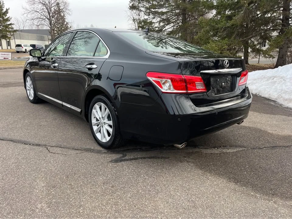 2011 Lexus ES 5th Gen - Image 3 of 16