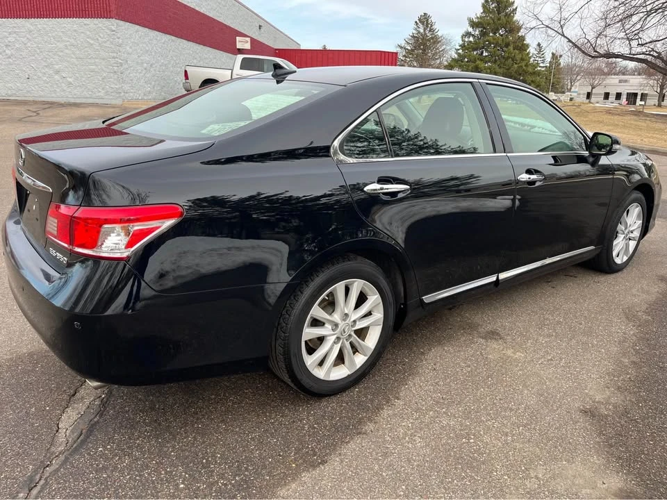 2011 Lexus ES 5th Gen - Image 5 of 16