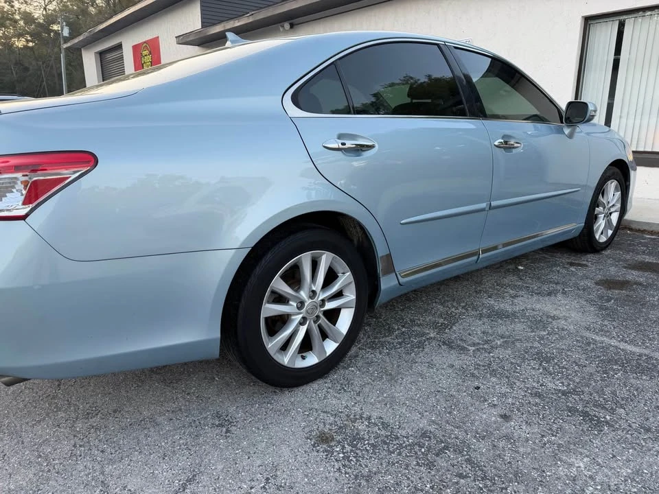 2011 Lexus ES 5th Gen - Image 4 of 12