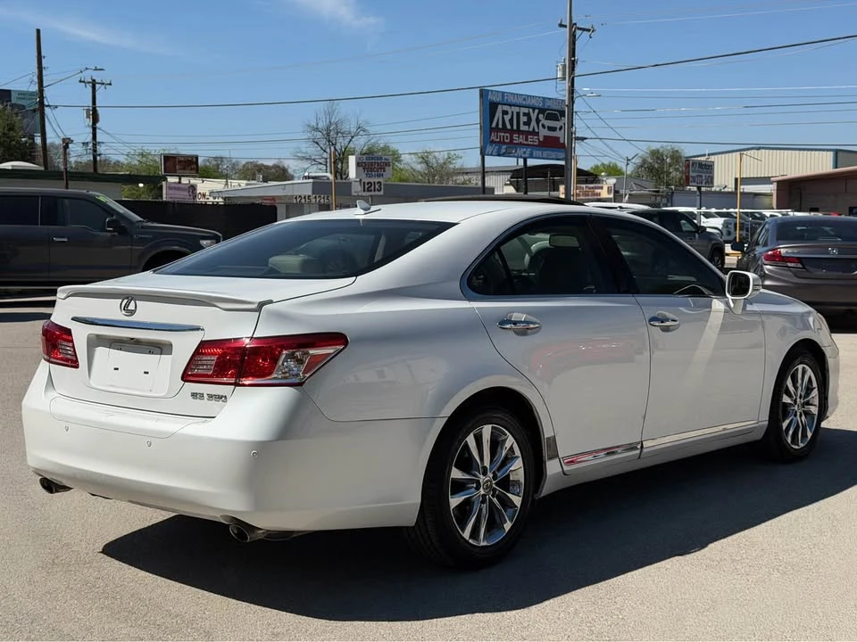 2011 Lexus ES 5th Gen - Image 2 of 18