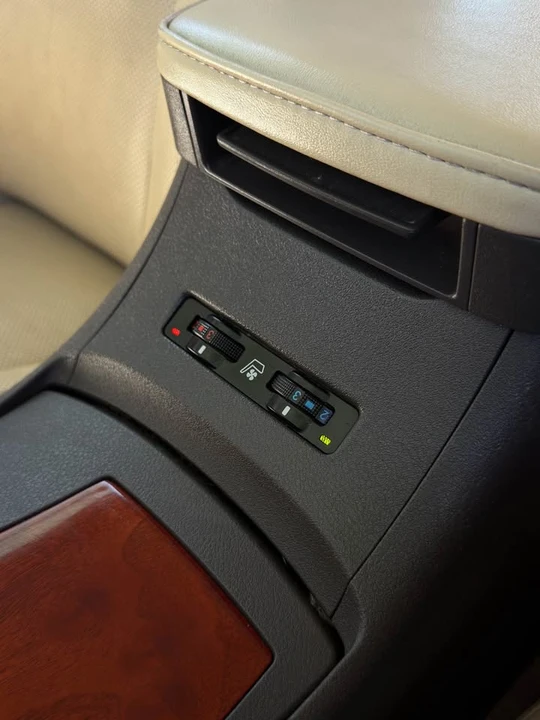 2011 Lexus ES 5th Gen - Image 7 of 18