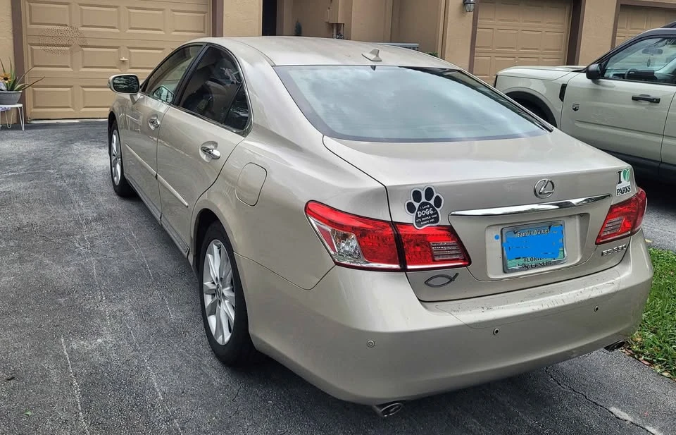 2011 Lexus ES 5th Gen - Image 8 of 9