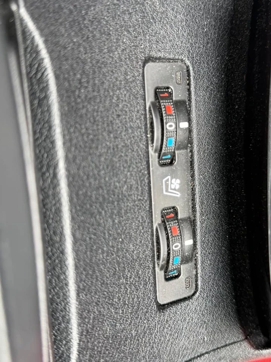 2011 Lexus ES 5th Gen - Image 13 of 14