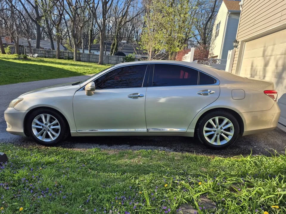 2011 Lexus ES 5th Gen - Image 4 of 20
