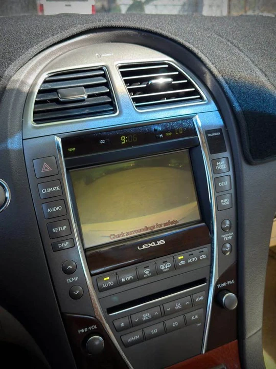2011 Lexus ES 5th Gen - Image 9 of 18