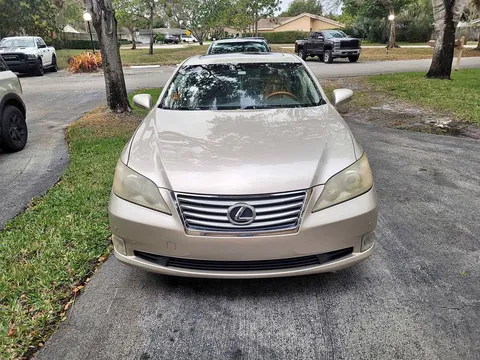 2011 Lexus ES 350 Sedan
