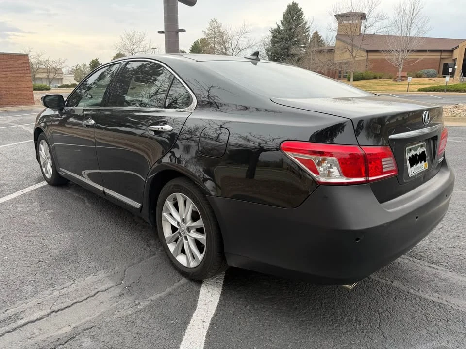 2011 Lexus ES 5th Gen - Image 4 of 14