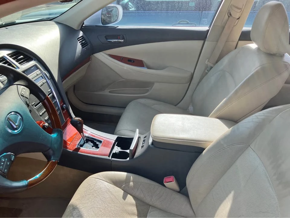 2011 Lexus ES 5th Gen - Image 7 of 10