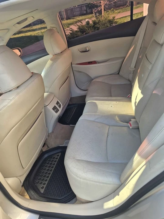 2011 Lexus ES 5th Gen - Image 12 of 20