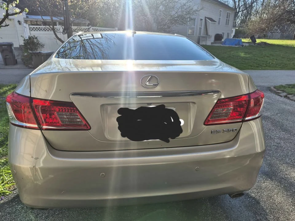 2011 Lexus ES 5th Gen - Image 2 of 20