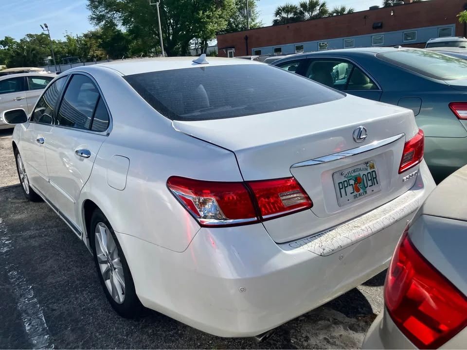 2011 Lexus ES 5th Gen - Image 10 of 10