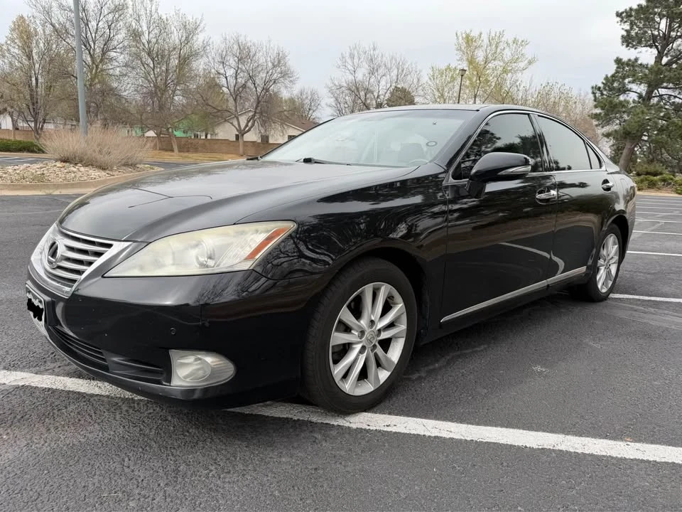 2011 Lexus ES 5th Gen - Image 3 of 14