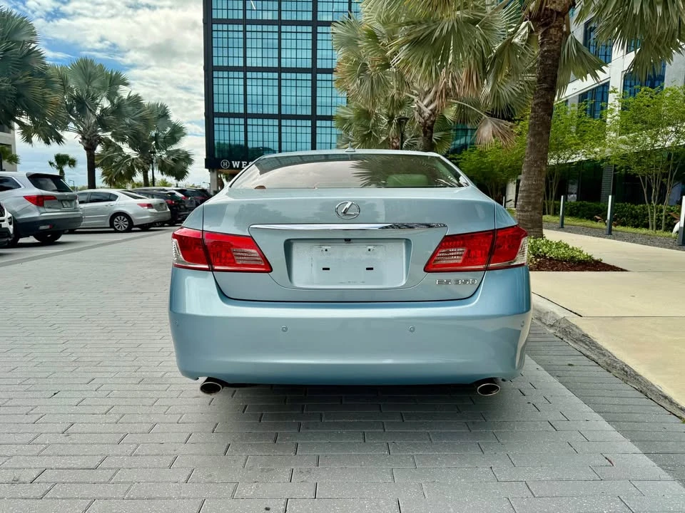 2011 Lexus ES 5th Gen - Image 6 of 18