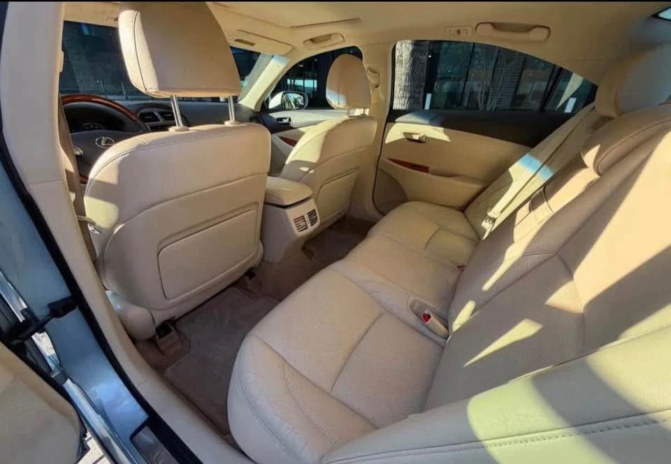 2011 Lexus ES 5th Gen - Image 10 of 18