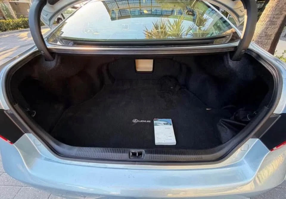 2011 Lexus ES 5th Gen - Image 11 of 18