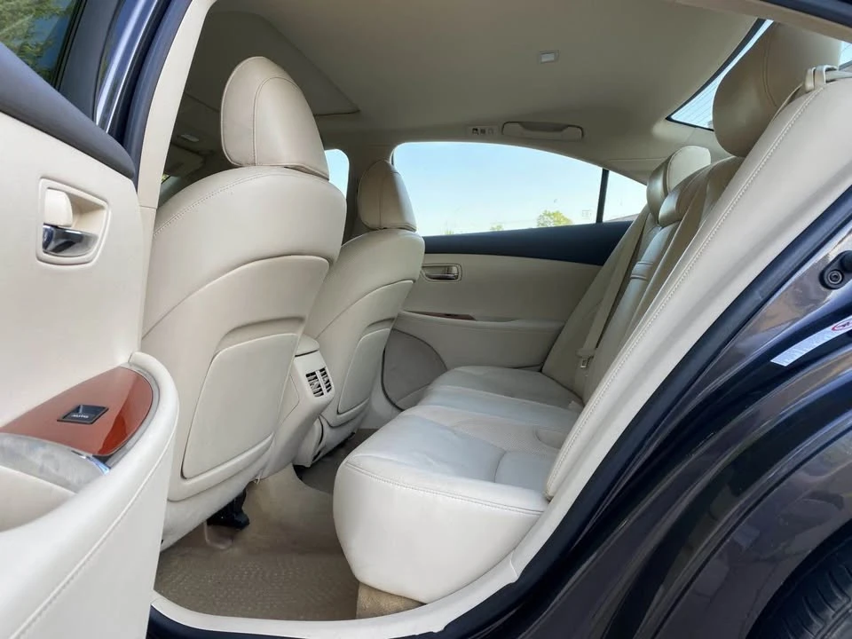 2011 Lexus ES 5th Gen - Image 6 of 10