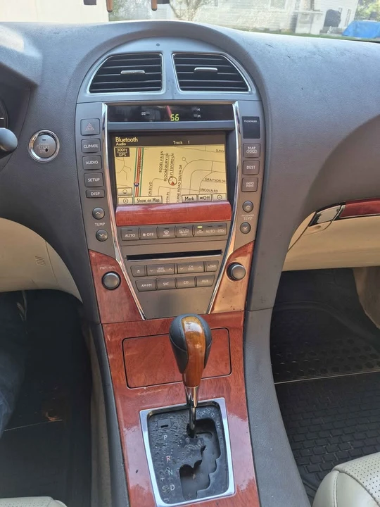 2011 Lexus ES 5th Gen - Image 8 of 20