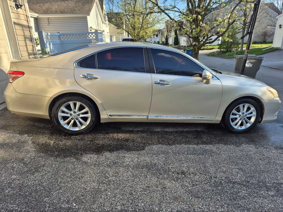 2011 Lexus ES 5th Gen - Image 18 of 20