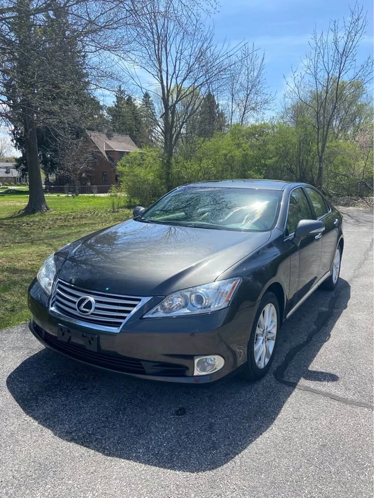 2011 Lexus ES 5th Gen - Image 3 of 10