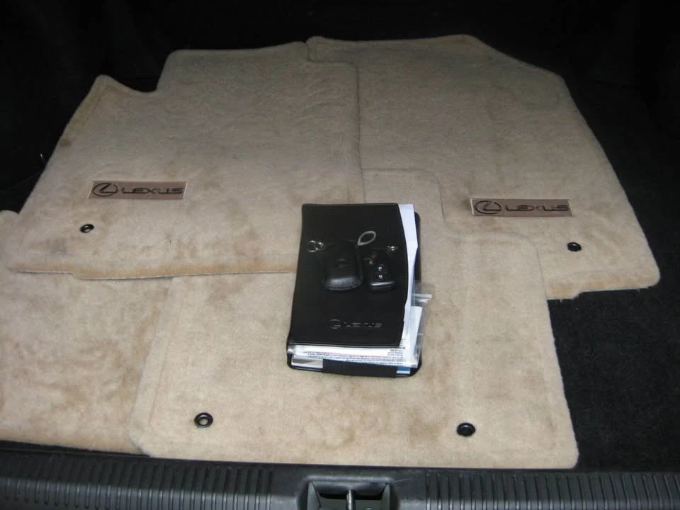 2011 Lexus ES 5th Gen - Image 10 of 10