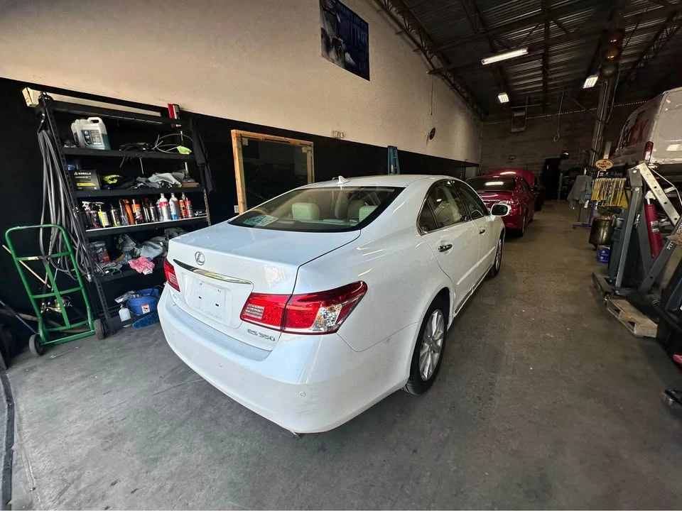 2011 Lexus ES 5th Gen - Image 7 of 19