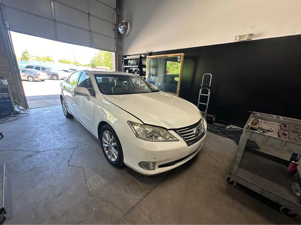 2011 Lexus ES 5th Gen - Image 11 of 19
