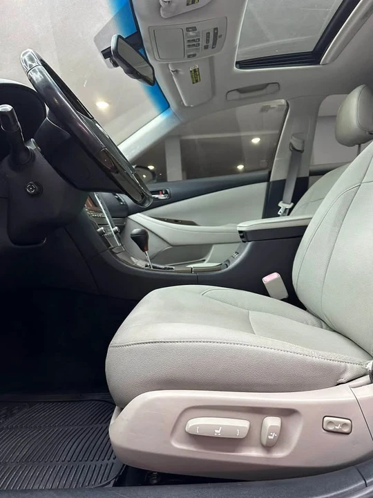 2011 Lexus ES 5th Gen - Image 4 of 12