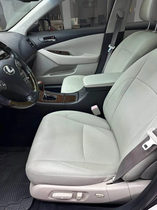 2011 Lexus ES 5th Gen - Image 5 of 12