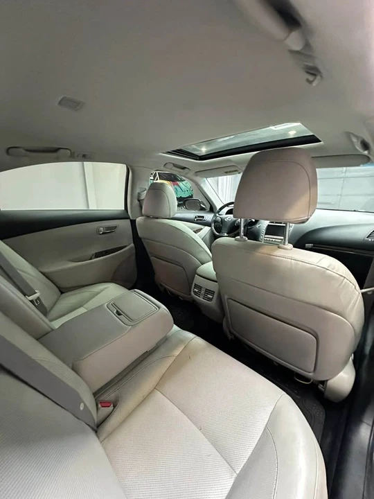 2011 Lexus ES 5th Gen - Image 11 of 12