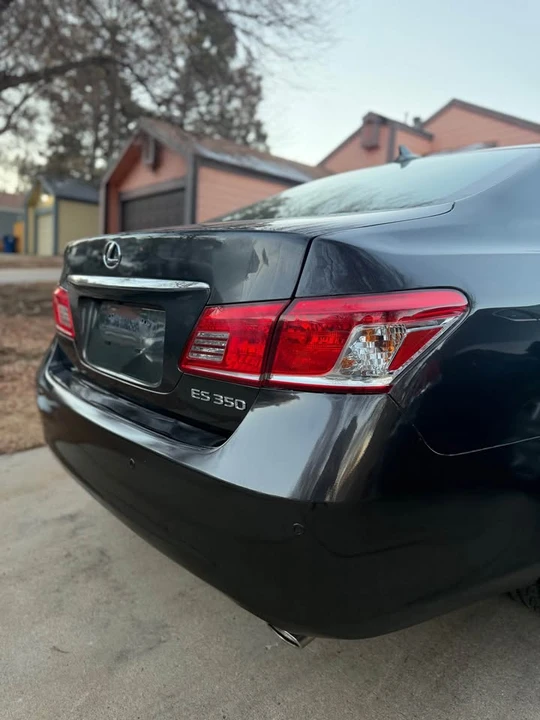 2011 Lexus ES 5th Gen - Image 5 of 19