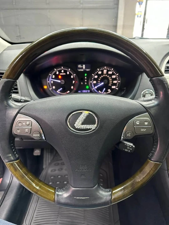 2011 Lexus ES 5th Gen - Image 6 of 12