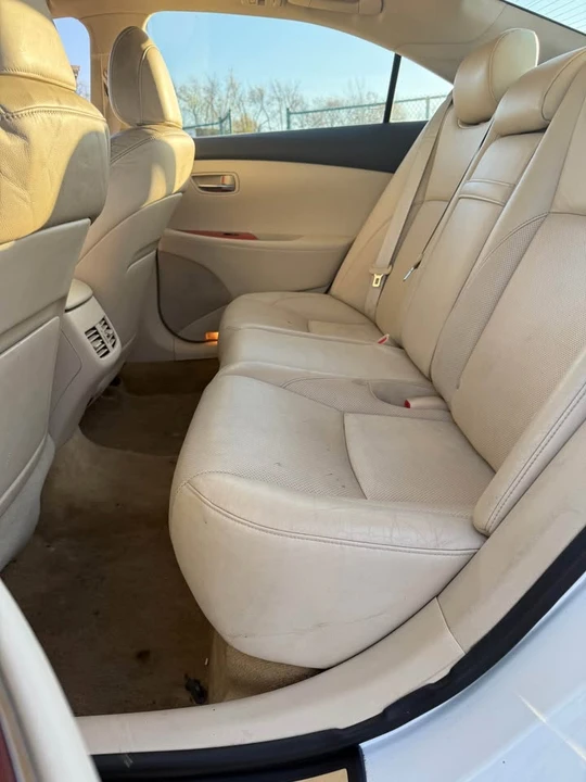 2011 Lexus ES 5th Gen - Image 10 of 18