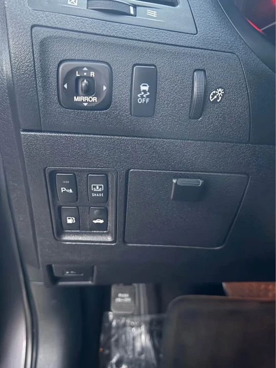 2011 Lexus ES 5th Gen - Image 16 of 19