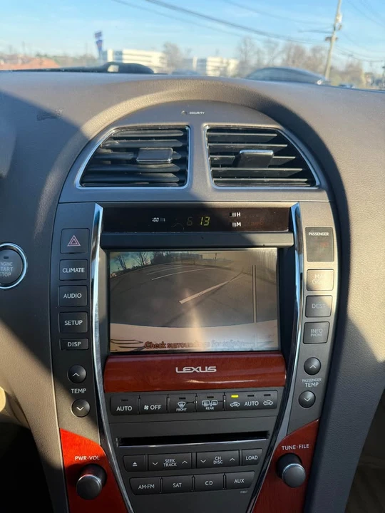 2011 Lexus ES 5th Gen - Image 18 of 18