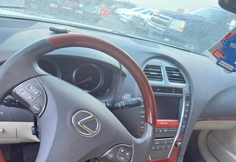 2011 Lexus ES 5th Gen - Image 6 of 6