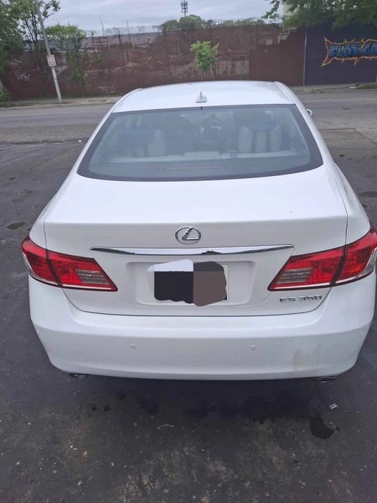 2011 Lexus ES 5th Gen - Image 11 of 16